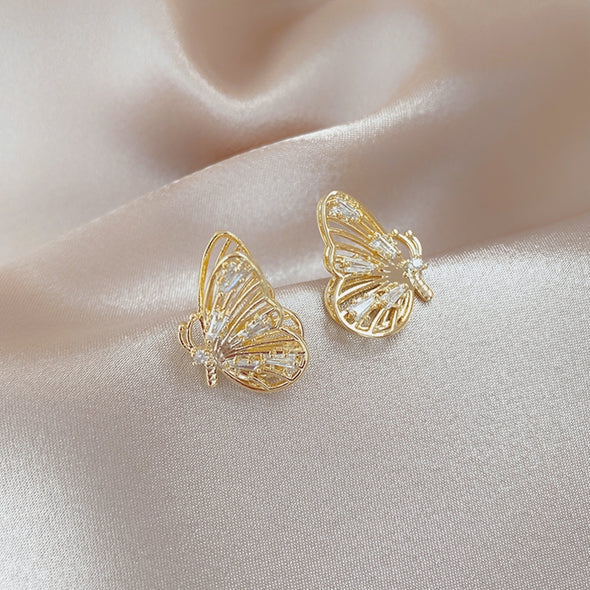 Laila - 14k gold plated zircon butterfly stud earring