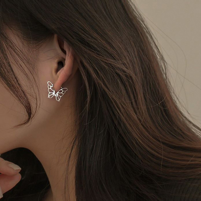 Mona - Butterfly hoop earring